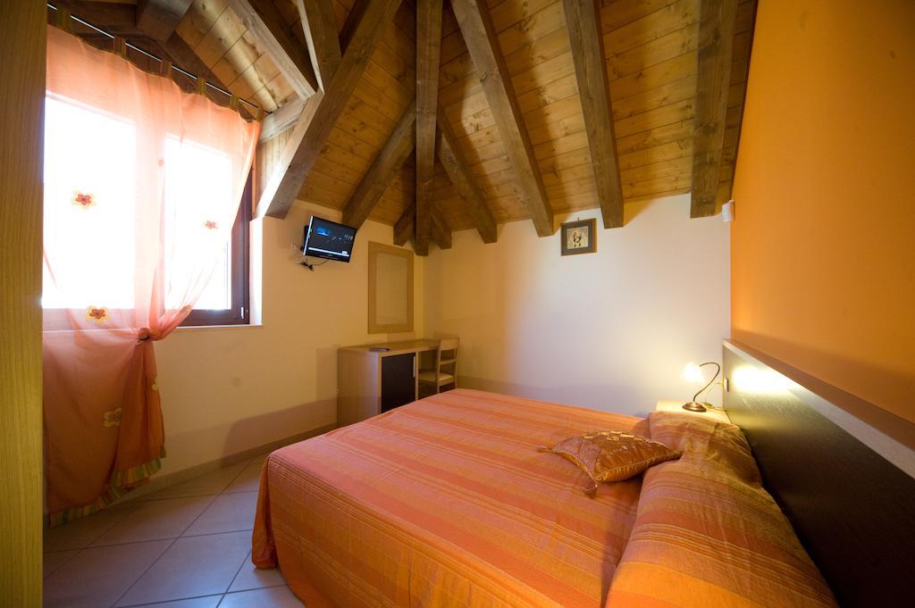 Quattro Ducati Hotel Trani Room photo