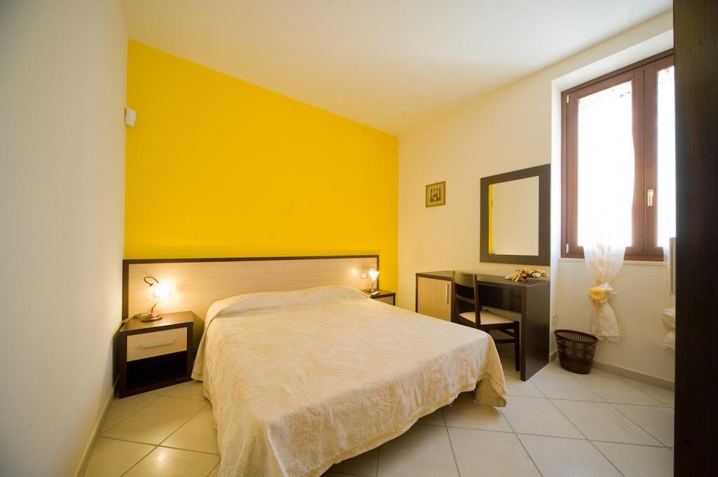 Quattro Ducati Hotel Trani Room photo