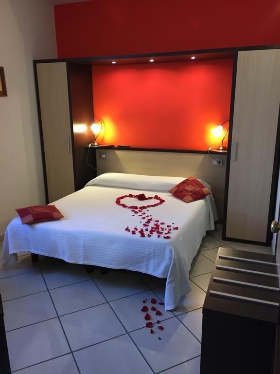 Quattro Ducati Hotel Trani Exterior photo